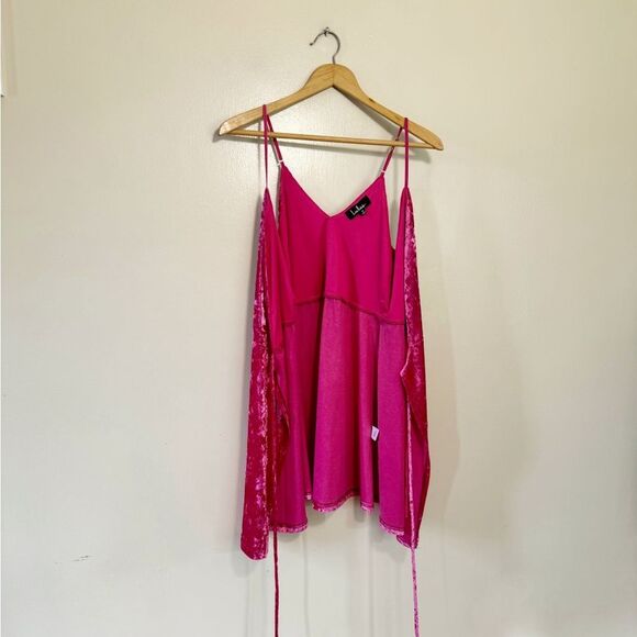SALE! Pink Lulu’s Velour Wrap Dress Size M NWTLE - Picture 4 of 5